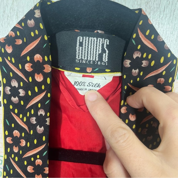 Gumps Black floral with red lining silk kimono - Picture 3 of 7